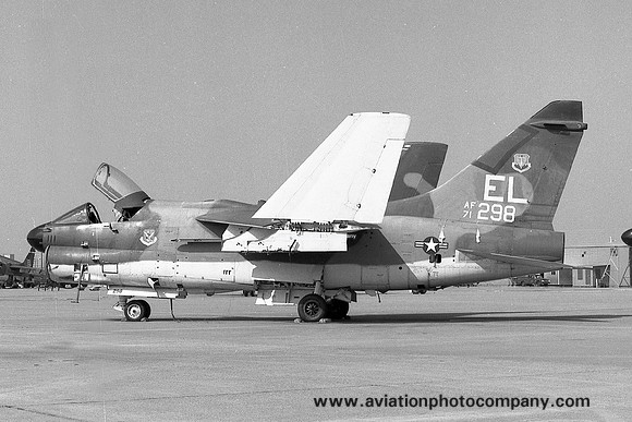 USAF 23 TFW LTV A-7D 71-0298/EL (1975)
