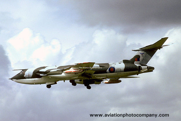 RAF 57 Squadron Handley Page Victor K.2 XH669 (1983)