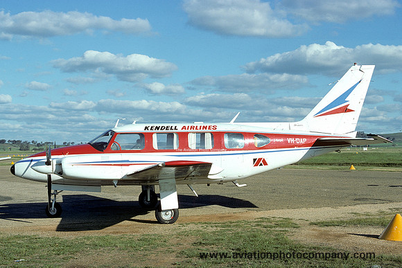 Kendell Airlines Piper PA-31-310 Navajo VH-DAP (1975)