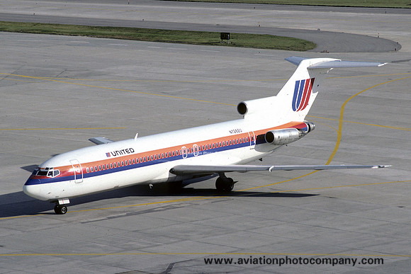 United Airlines Boeing 727-222(A) N7282U (1985)