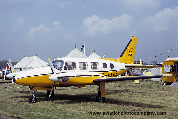 AA Piper PA-31-310 Navajo G-AXAZ (1973)
