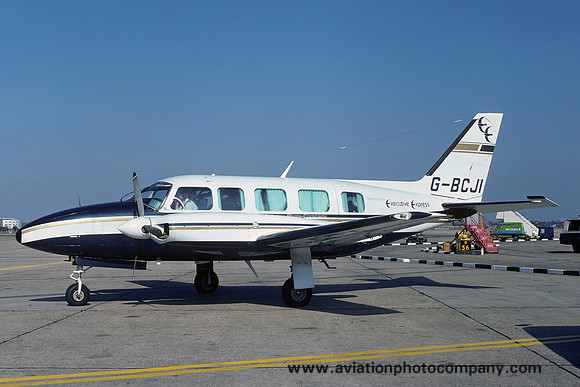 Executive Express Piper PA-31-350 Navajo Chieftain G-BCJI (1975)