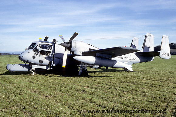 US Army 2 MIB Grumman OV-1D Mohawk 62-5902 (1987)