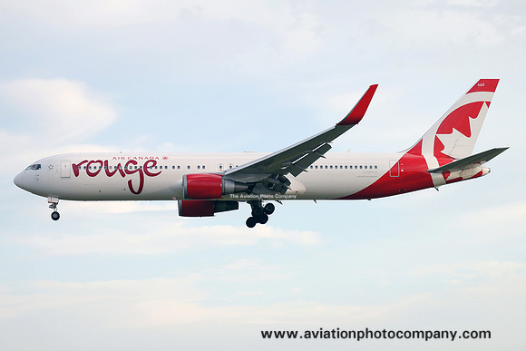 Air Canada Rouge Boeing 767-333ER C-GHLU (2015)
