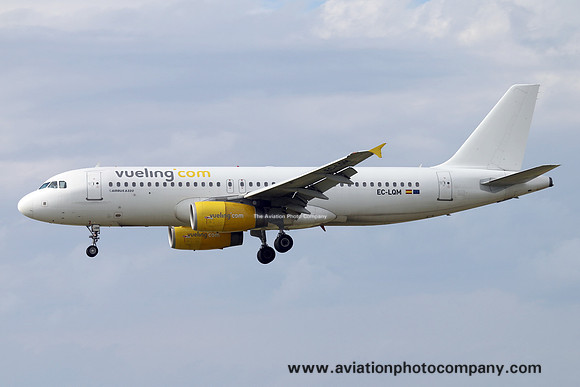 Vueling Airlines Airbus A320-232 EC-LQM (2015)