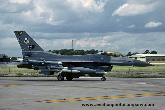 USAF 52nd Fighter Wing GD F-16C Fighting Falcon 91-0352/SP at RIAT Fairford (2003)