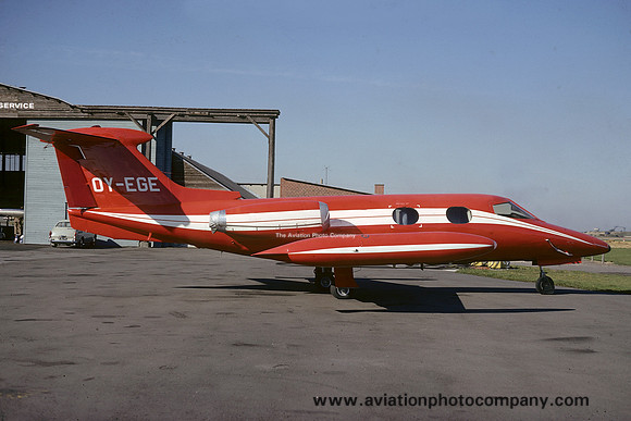 Learjet 24 OY-EGE