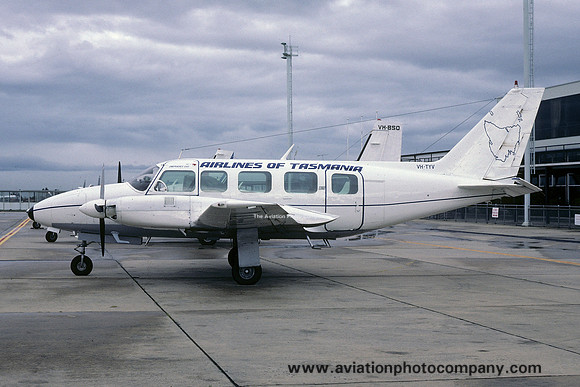 Airlines of Tasmania Piper PA-31-350 Navajo Chieftain VH-TYV (1985)