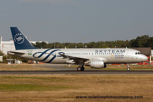 Saudia Saudia Arabian Airlines Airbus A320-214 HZ-ASF (2016)