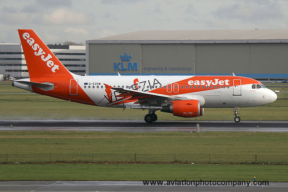 easyJet Airbus Airbus A319-111 G-EZDW at Amsterdam Schiphol (2017)