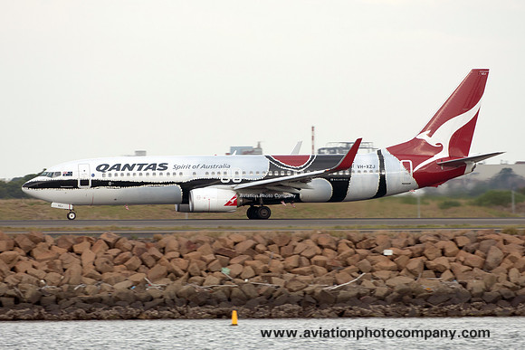 Qantas Boeing 737-838 VH-XZJ (2016)