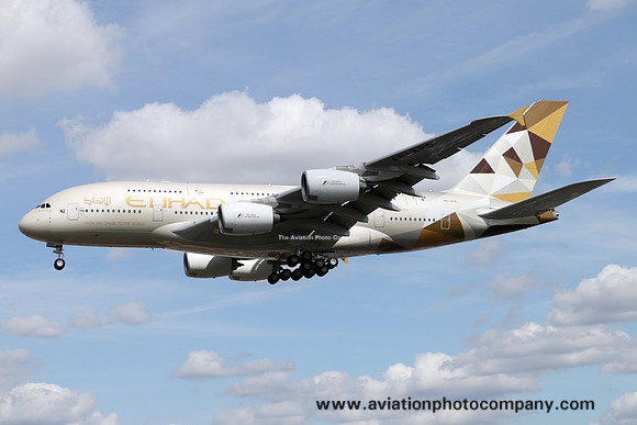 Etihad Airways Airbus A380-861 A6-APD (2015)