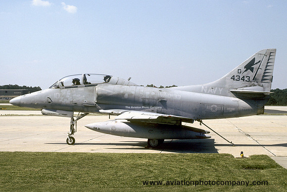 US Navy VAQ-33 Douglas TA-4J Skyhawk 154343/GD-10 (1987)
