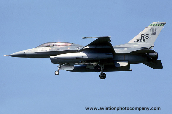 USAF 86th Tactical Fighter Wing 512th Tactical Fighter Squadron GD F-16D Fighting Falcon 85-1509/RS (1987)