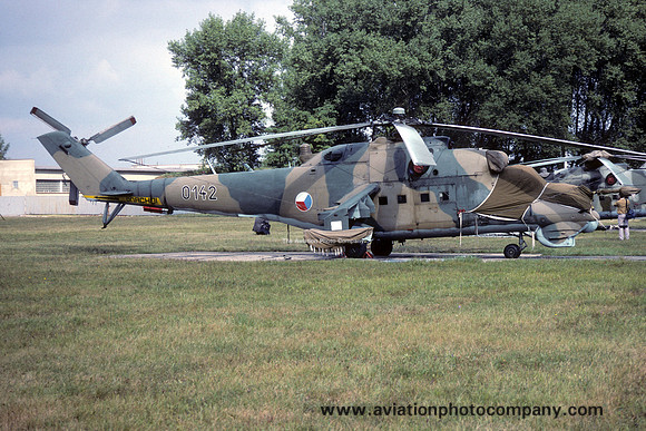 Czech Air Force 51 VRP Mil Mi-24D Hind 0142 (1990)