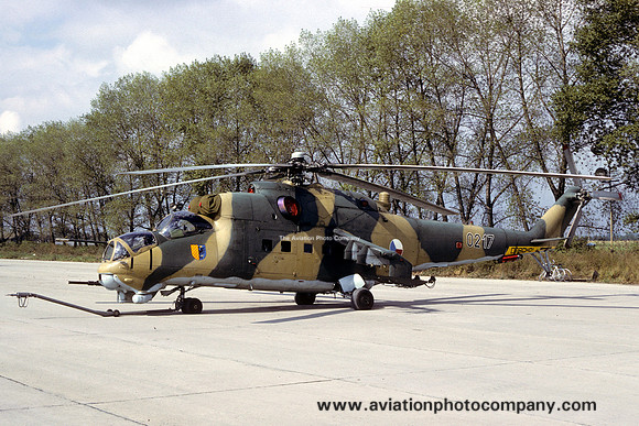 Czech Air Force 51 VRP Mil Mi-24D Hind 0217 (1990)