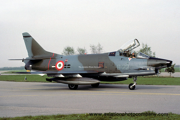 Italian Air Force 8 Stormo FIAT G-91Y MM6469/8-22 (1990)