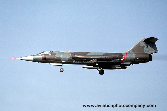 Italian Air Force 5 Stormo Lockheed F-104S Starfighter MM6778/5-44 (1989)
