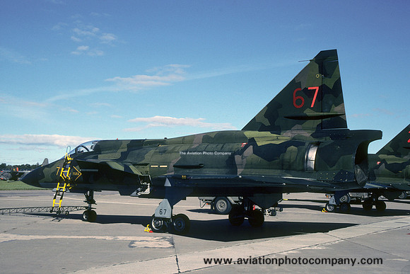 Swedish Air Force F7 SAAB Viggen AJ-37 37067/67 (1990)