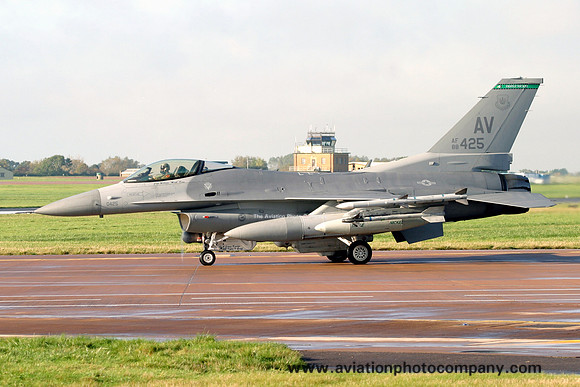 USAF 31st Fighter Wing 555th Fighter Squadron GD F-16C Fighting Falcon 88-0425/AV (2006)