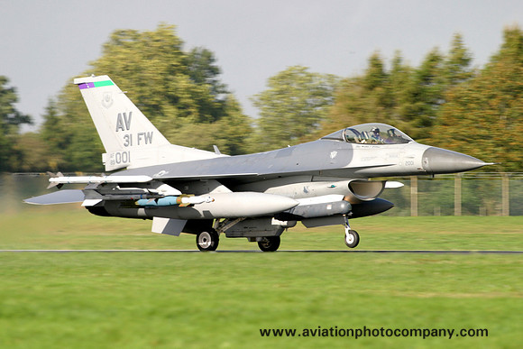 USAF 31st Fighter Wing GD F-16C Fighting Falcon 89-2001/AV (2006)