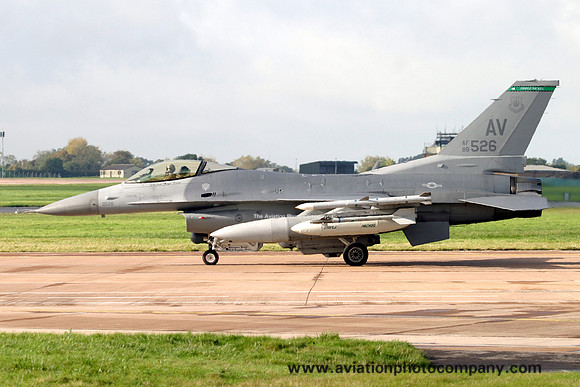 USAF 31st Fighter Wing 555th Fighter Squadron GD F-16C Fighting Falcon 88-0526/AV (2006)