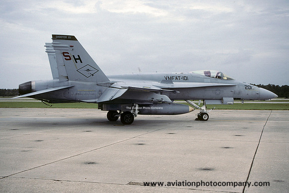 US Marines VMFAT-101 McDonnell Douglas F/A-18C Hornet 165402/SH-201 (1999)