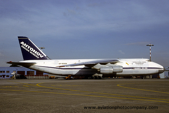 Antonov Design Bureau Antonov An-124 UR-82009 (1995)