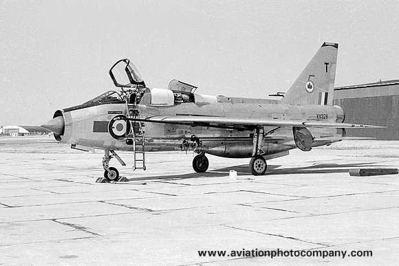 RAF 5 Squadron English Electric Lightning T.5 XV328/T (1976)