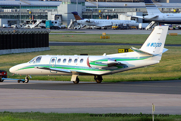 Cessna 550 M-WOOD at Manchester (2013)