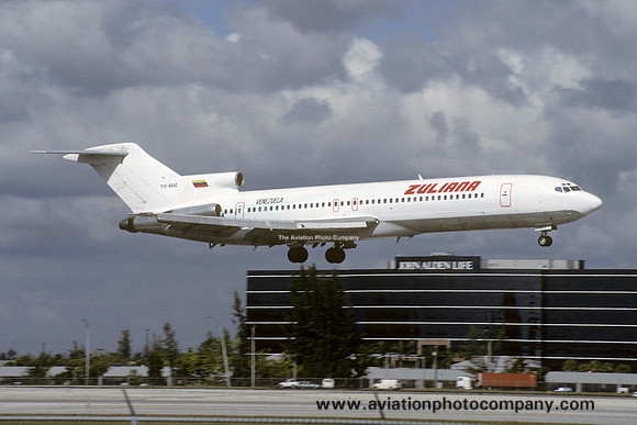 Zuliana De Aviacion Boeing 727-227 YV-464C at Miami (1992)