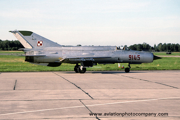 Polish Air Force 9 PLM Mikoyan MiG-21bis 9145 (1994)