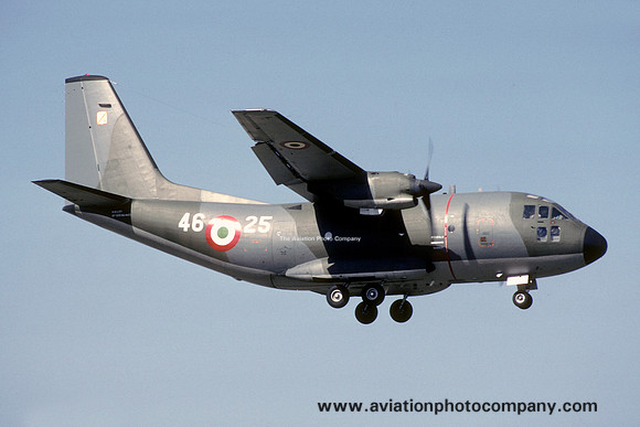 Italian Air Force Aeritalia G.222 MM62117/46-25 (1986)