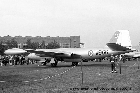 RAF 231 OCU English Electric Canberra PR.3 WE166 (1962)