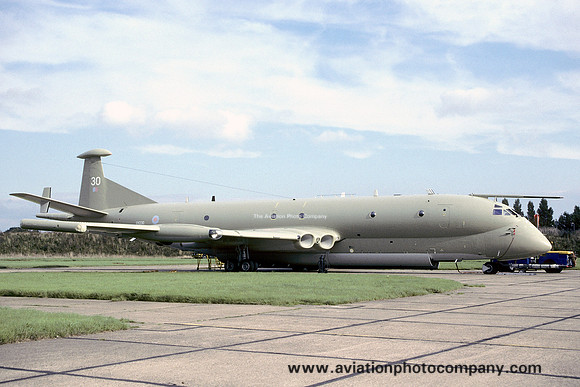 RAF Kinloss Strike Wing Hawker Siddeley Nimrod MR.2 XV230 (1997)