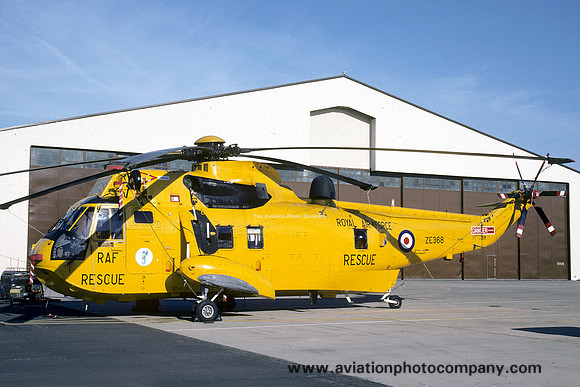 RAF 203 Squadron Westland Sea King HAR.3 ZE368 (1997)