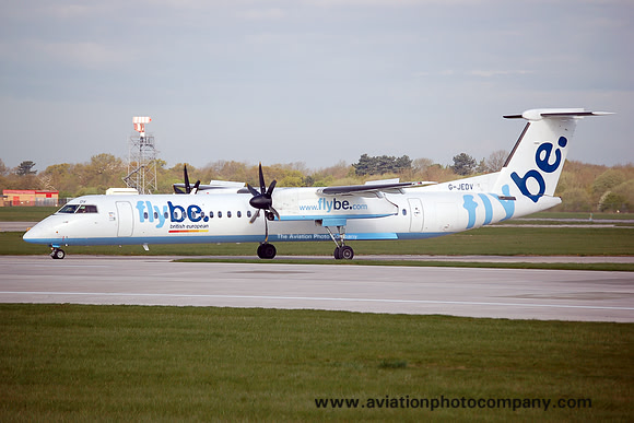 FlyBe DHC-8-402 G-JEDV at Manchester (2006)