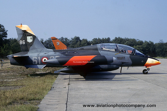Italian Air Force 61 Stormo Aermacchi MB-339A MM54451/61-86 (1990)