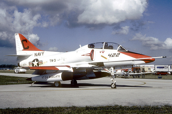 US Navy TW-3 VT-24 Douglas TA-4J Skyhawk 158721/C-422 (1986)