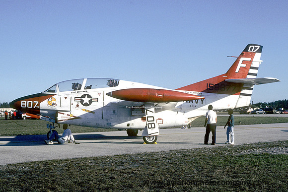 US Navy TAW-6 VT-4 North American T-2C Buckeye 158877/F-807 (1986)