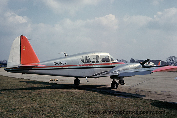 College of Air Training Piper PA-23-160 Apache G G-ARJV (1962)