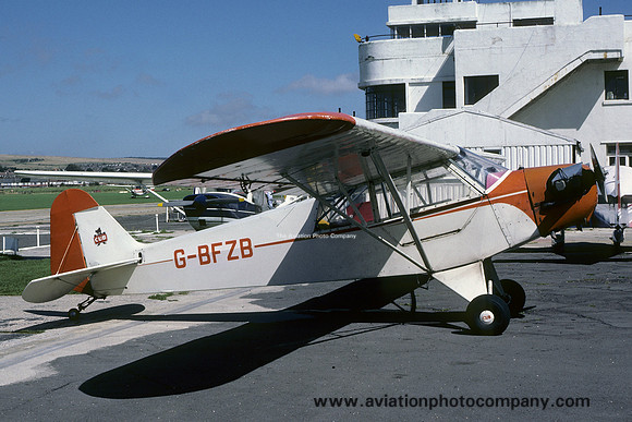 Piper J-3C-65 Cub/L-4J Grasshopper G-BFZB (1985)