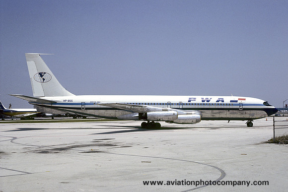 Panama World Airways Boeing 707-344 HP-855 (1982)