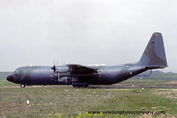 French Air Force ET2/61 Lockheed C-130H-30 Hercules 5226/61-PK (1991)