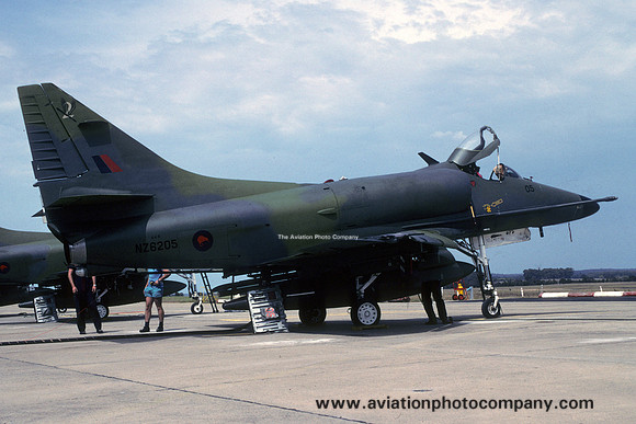 RNZAF 2 Squadron Douglas A-4K Skyhawk NZ6205 (1991)