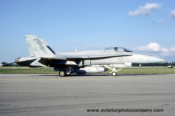 US Marines VMFA-251 McDonnell Douglas F/A-18A Hornet 161935/DW-14 (1987)