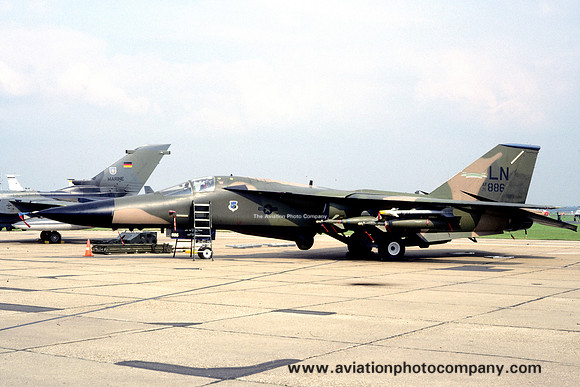 USAF 48th Tactical Fighter Wing 492nd Tactical Fighter Squadron GD F-111F Aardvark 71-0886/LN (1988)