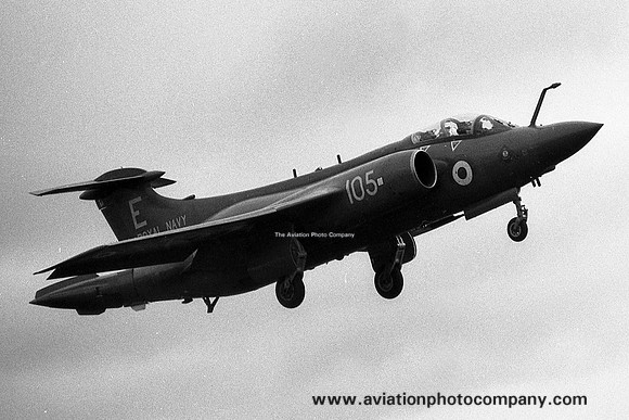 Royal Navy 800 Squadron Blackburn Buccaneer S.2 XT271/E105 (1970)