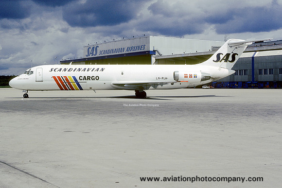 SAS Cargo Douglas DC-9-33 LN-RLW (1985)