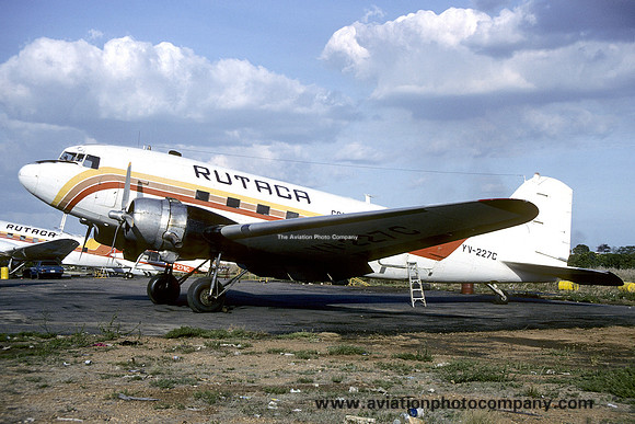 Rutaca Douglas C-47A Skytrain YV-227C (1986)